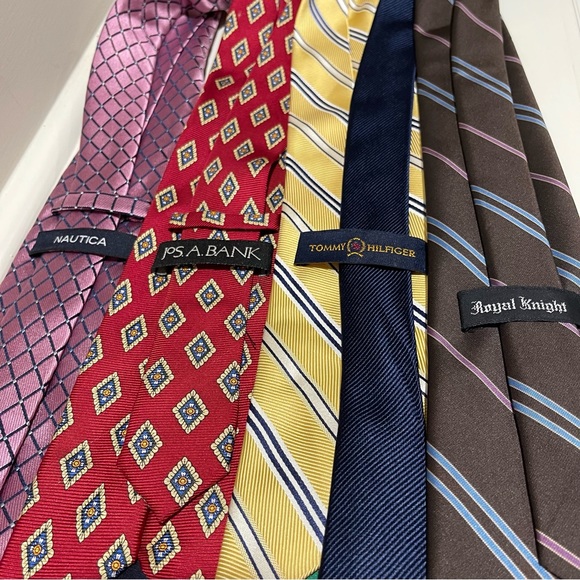 Set of 4 Ties - JoS A Bank, Tommy Hilfiger, Nautica, Royal Knight - Picture 2 of 7